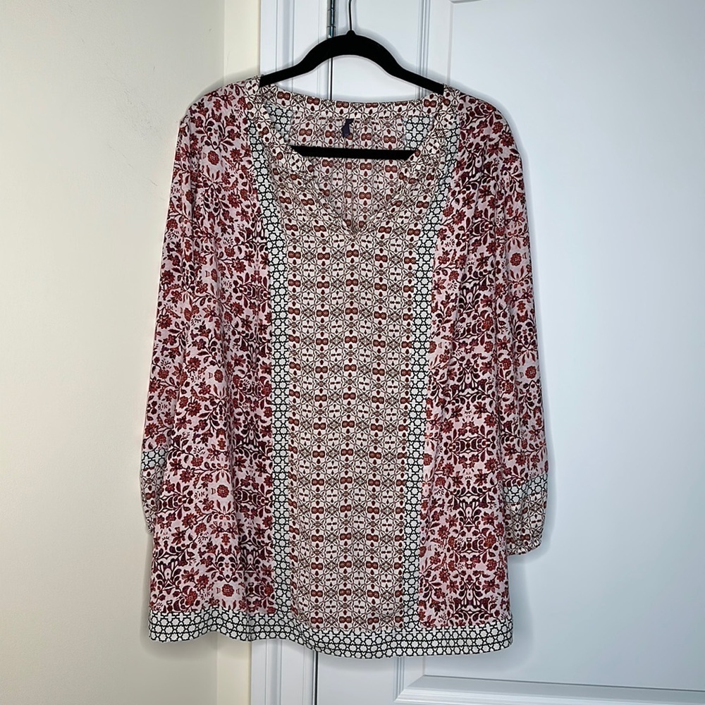 Lightly used NYDJ blouse